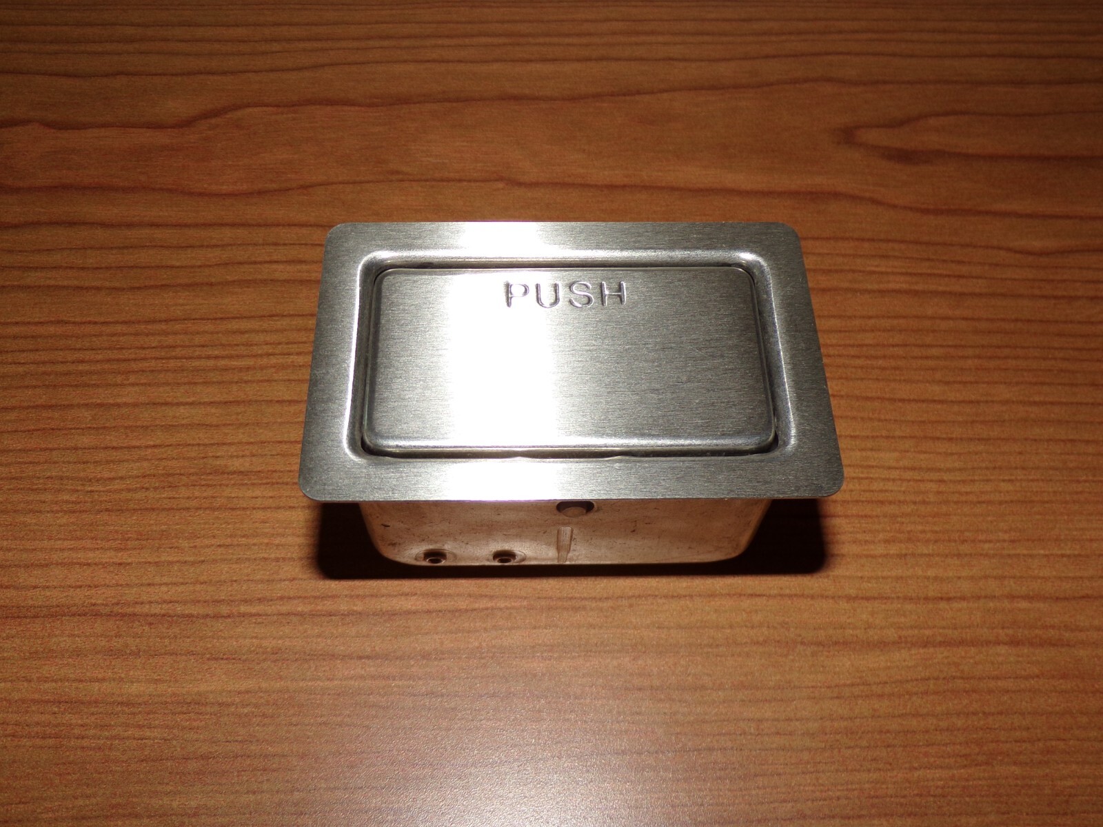 Vintage Aircraft Ash Tray SEQUAL 3130-4 PIPER 489-363