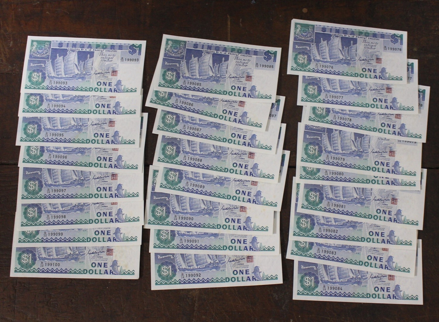1987 Singapore 25 notes of One 1 Dollar Consecutive Serial Number Unc L14