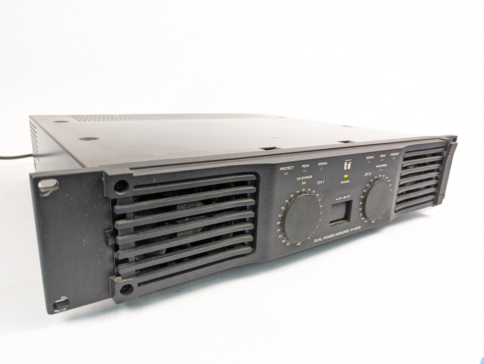 TOA Dual Power Amplifier model IP-300D
