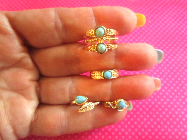 Turquoise gold toe ring set