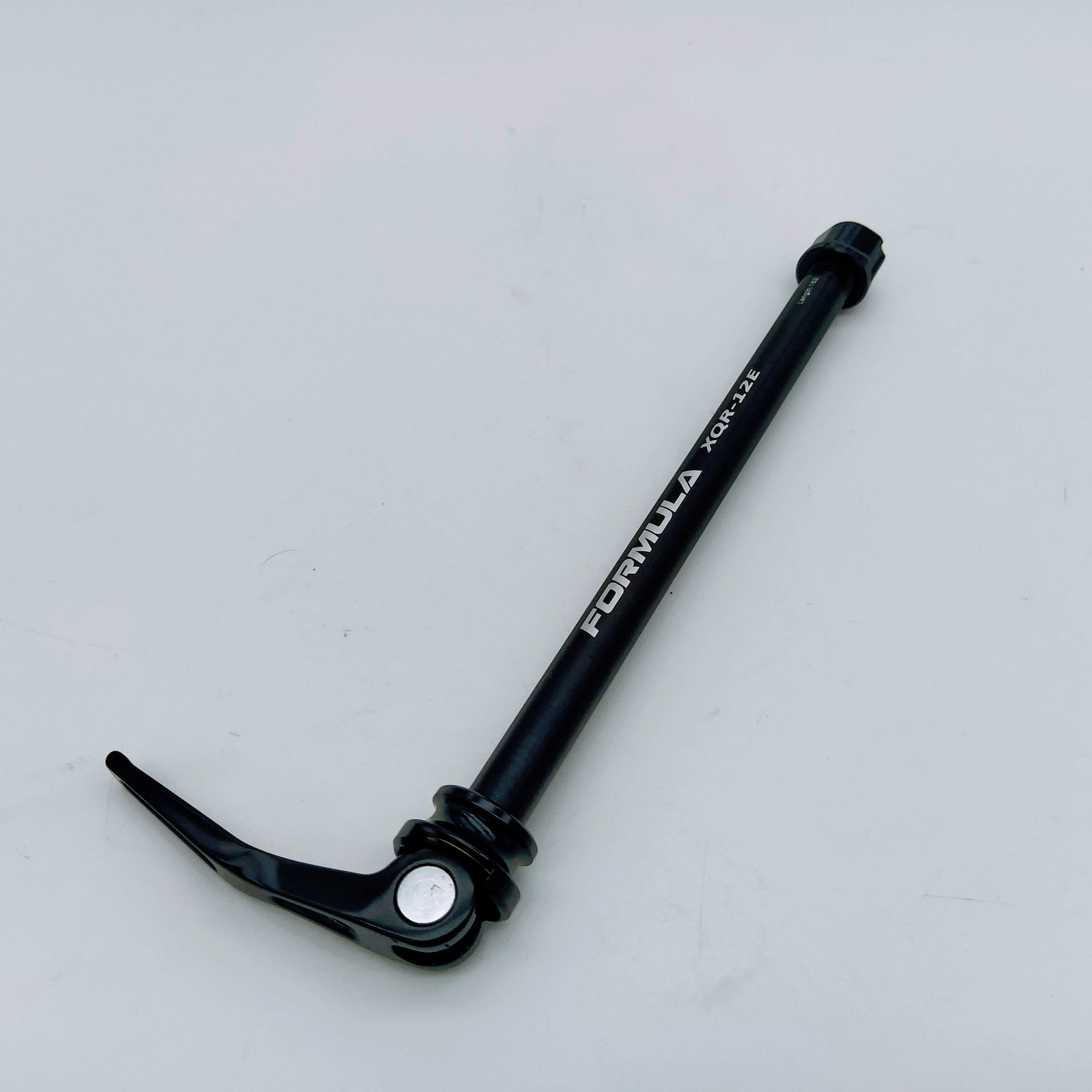 FORMULA THRU-AXLE XQR-12E, REA R(12MM 163mm X M12 X P 1.5 FOR SHIMANO E-THRU)