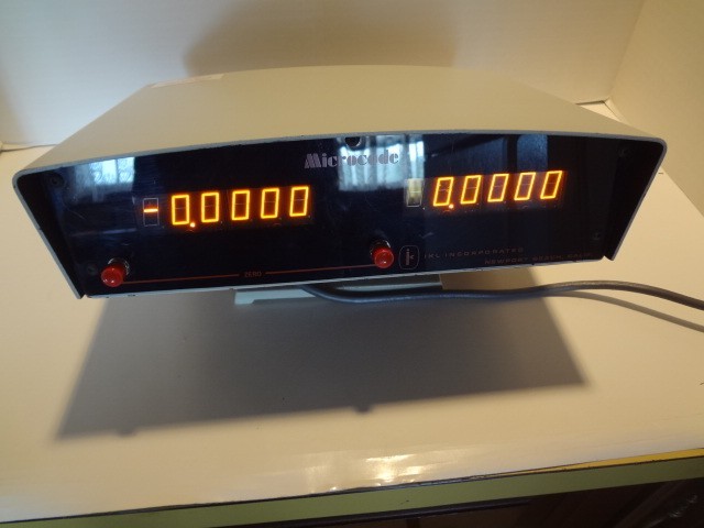 BOECKELER INSTRUMENTS DIGITAL READOUT DISPLAY 2 AXIS MODEL 2-615P **NICE**