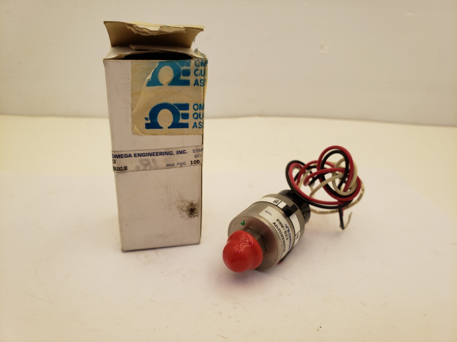 OMEGA PSW-523 PRESSURE SWITCH, 100 MAX PSIG, 1A115VAC, NIB