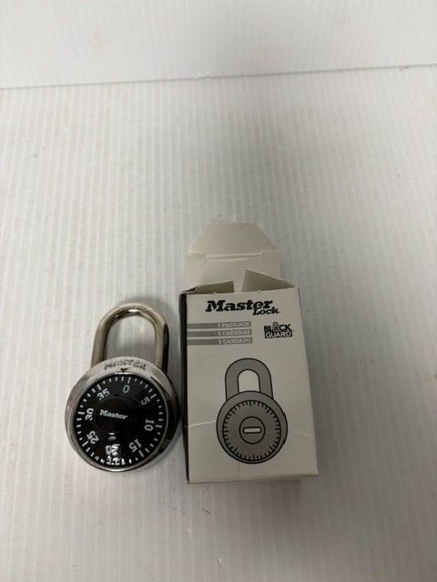 2 Pair Master lock 1525WWG