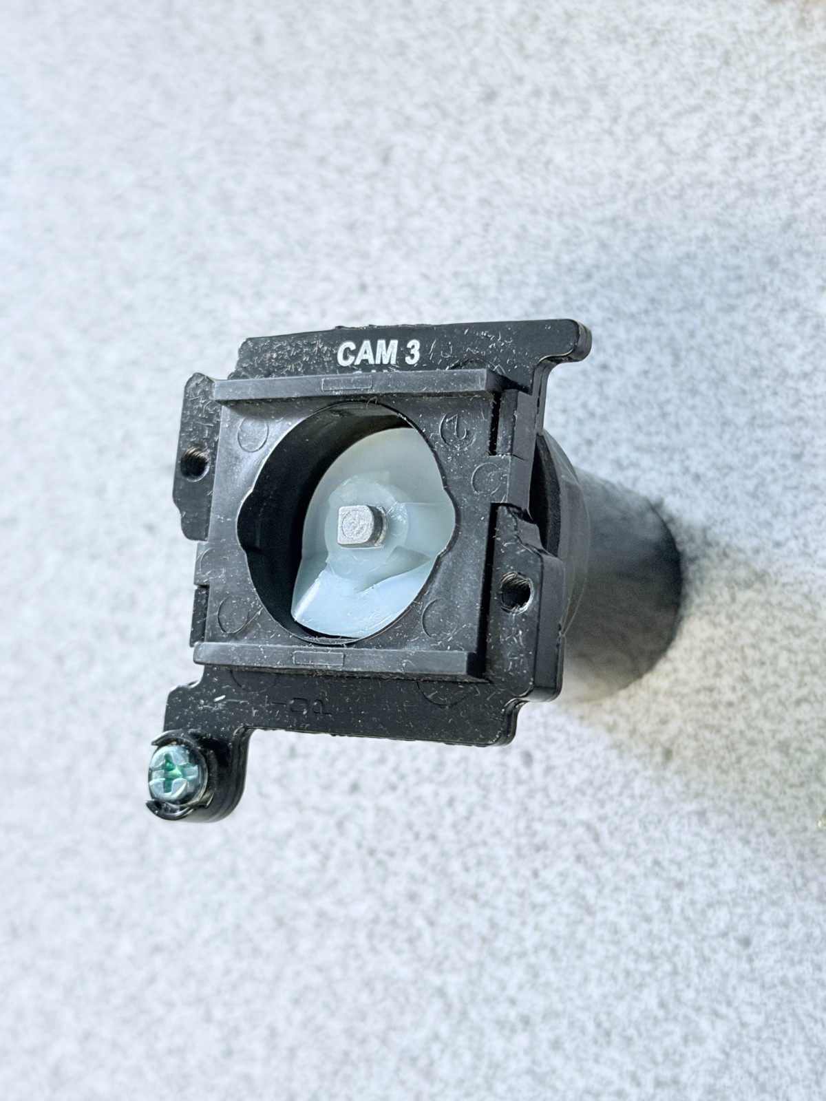 NEW Eaton E34KMB4 3 Position Momentary Keyed Selector Switch Corrosion Resistant