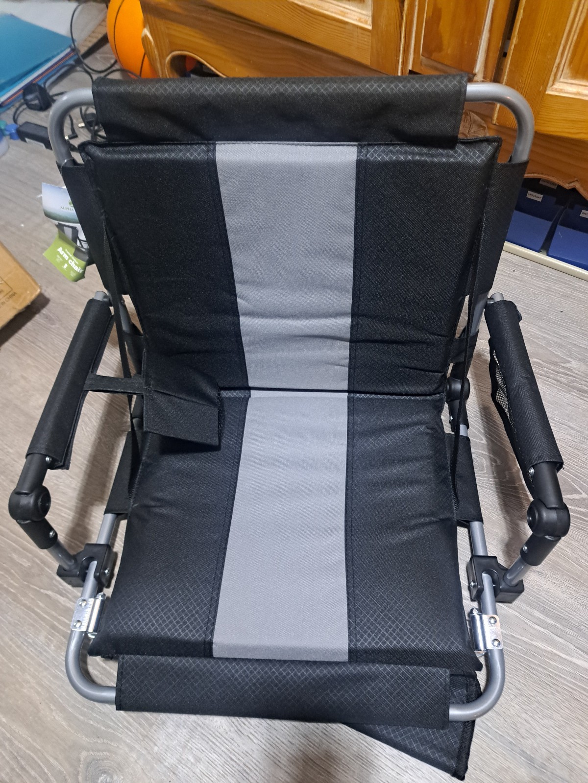 Folding Stadium Seat, Portable Bleacher Chair.  NEW OPEN BOX