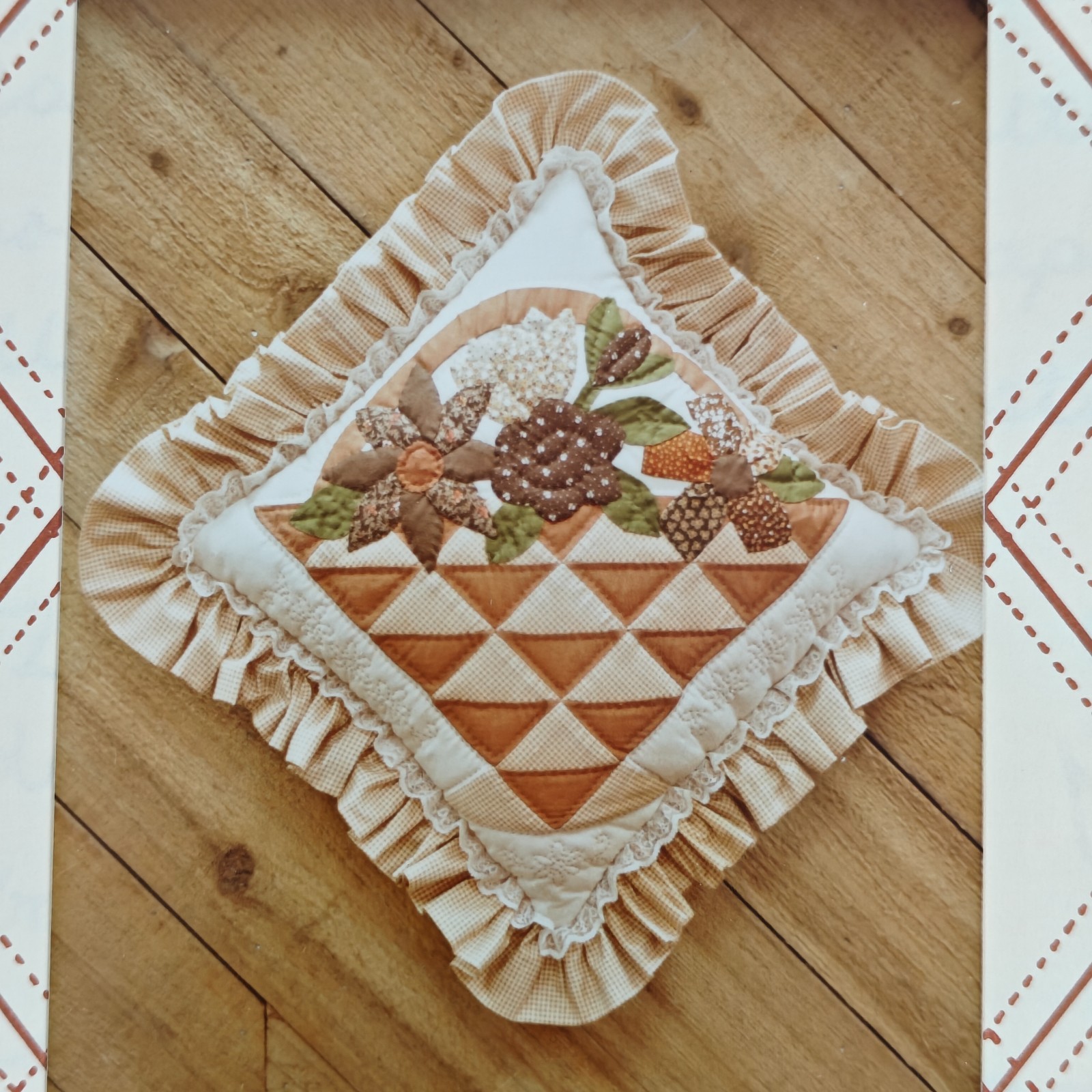 Honey Bee Basket of Flowers Applique Quilt Pillow Pattern Sharon Wright 1981 VTG