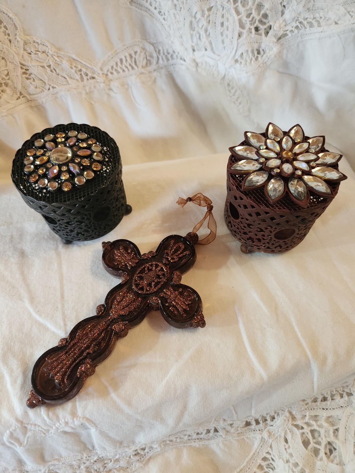 Beautiful Trio To Trinket Boxes And A Beautiful Acrylic Cross Ornament