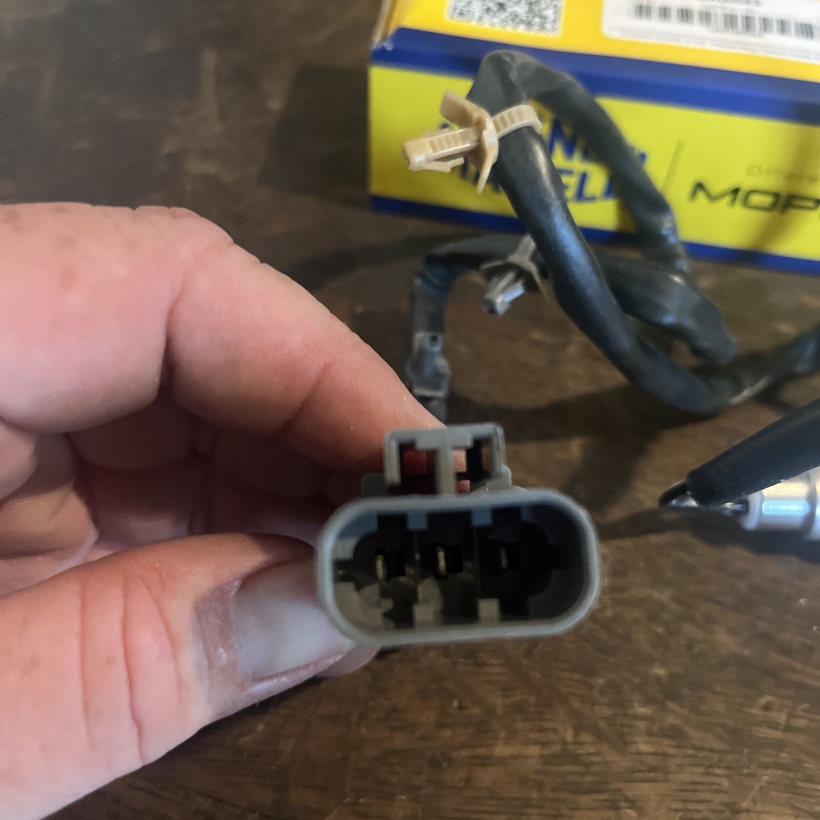 NOS Genuine Mopar Oxygen Sensor 1AMOX00043