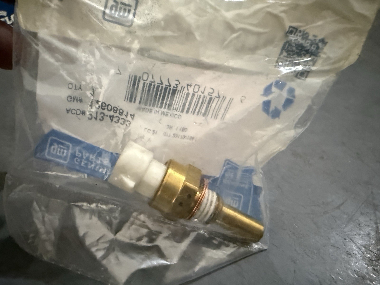 Genuine GM Engine Coolant Temperature Sensor 12608814
