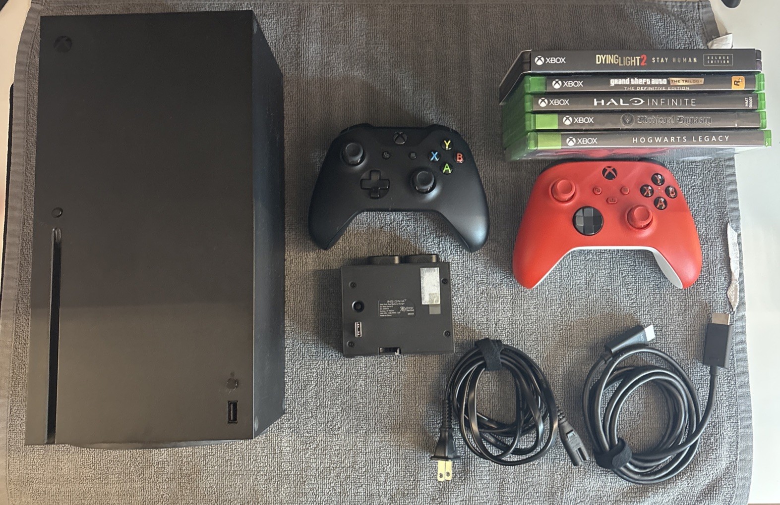 Xbox Series X 1TB 1882 Bundle, 2 Controllers, Games & Rechargeable Batteries