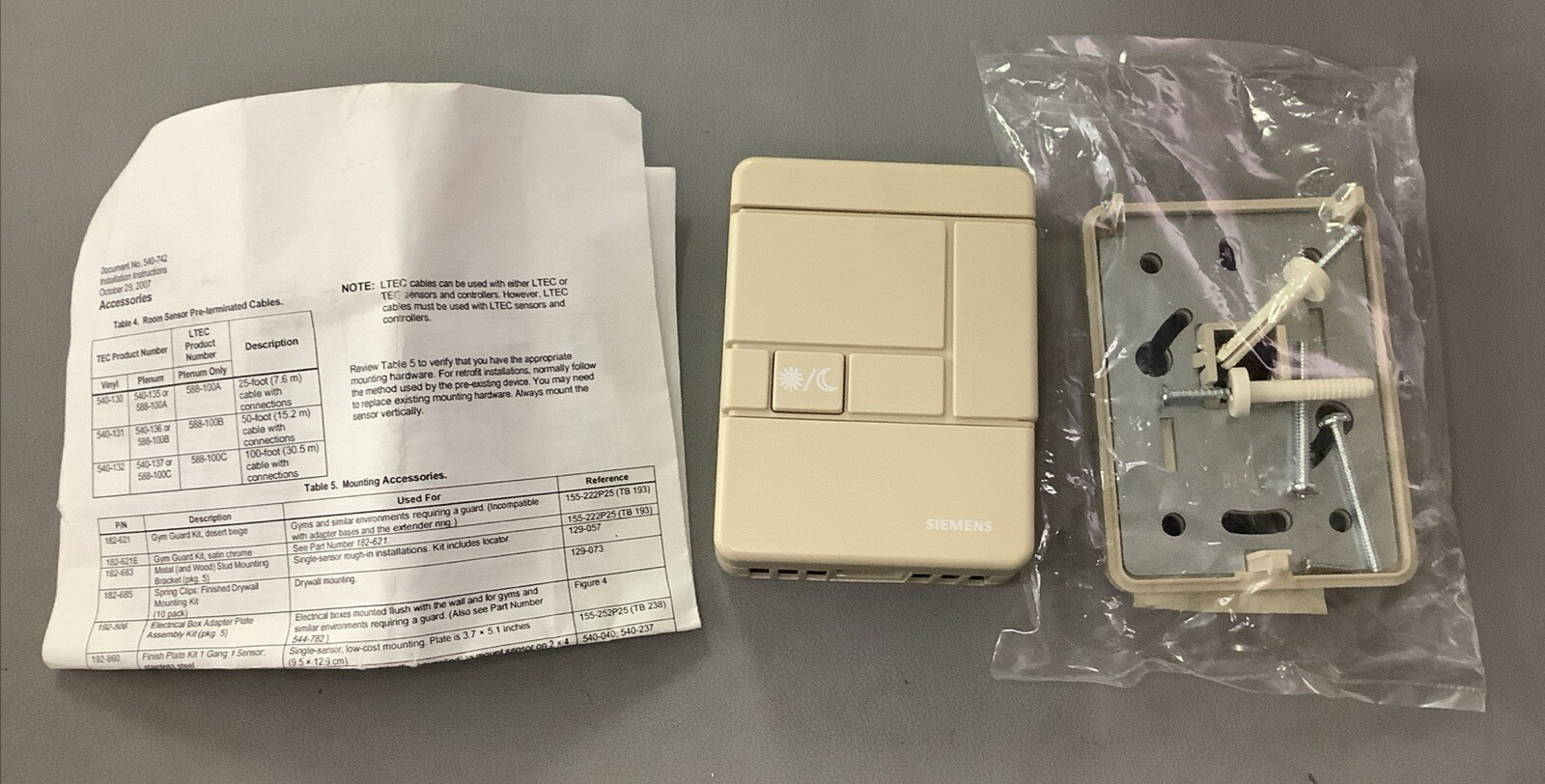 Siemens 540-662A RS540 Electronic Room Sensor Desert Beige (b2)