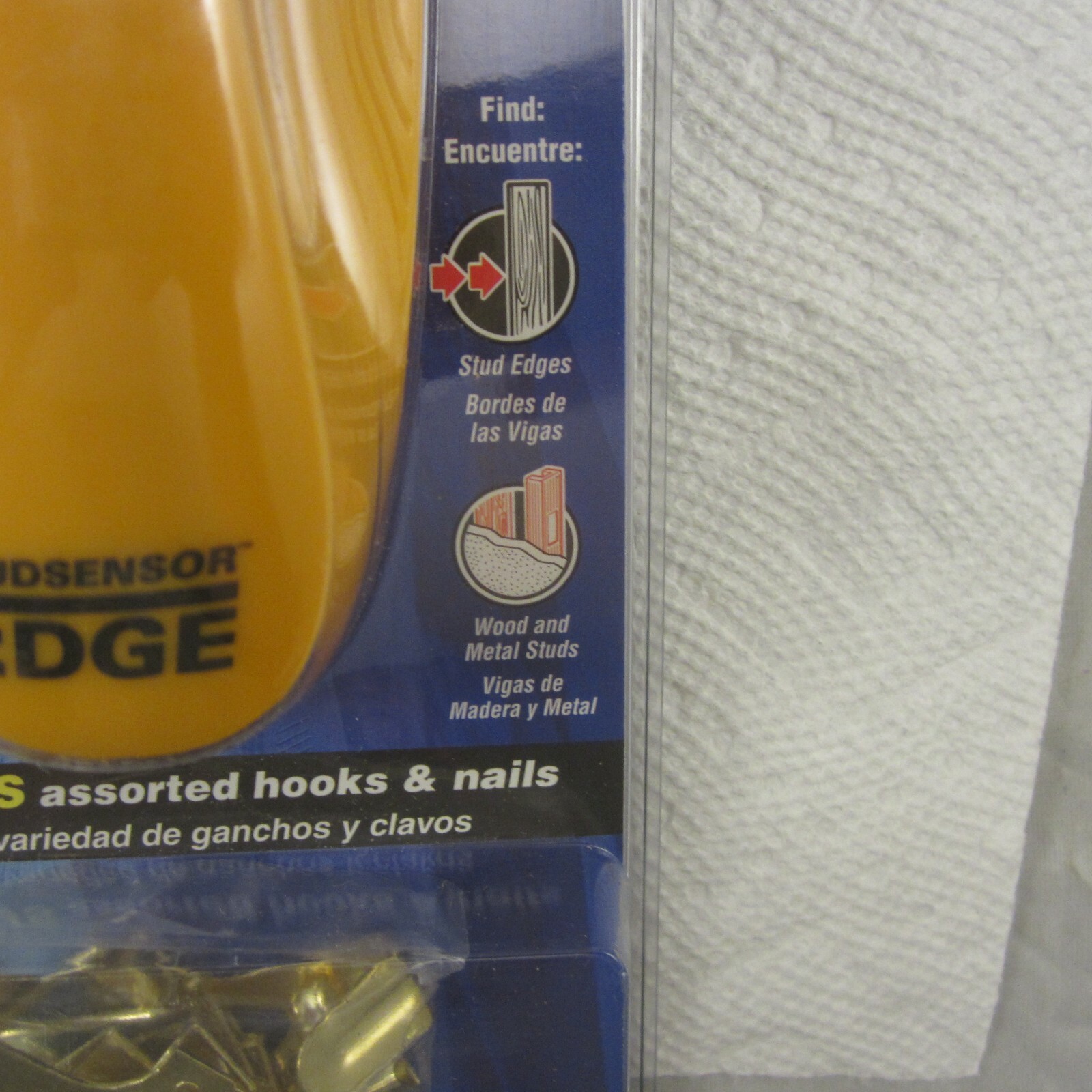 Stud StudSensor Edge Picture Kit Bonus Assorted Hooks And Nails Zircon 65946