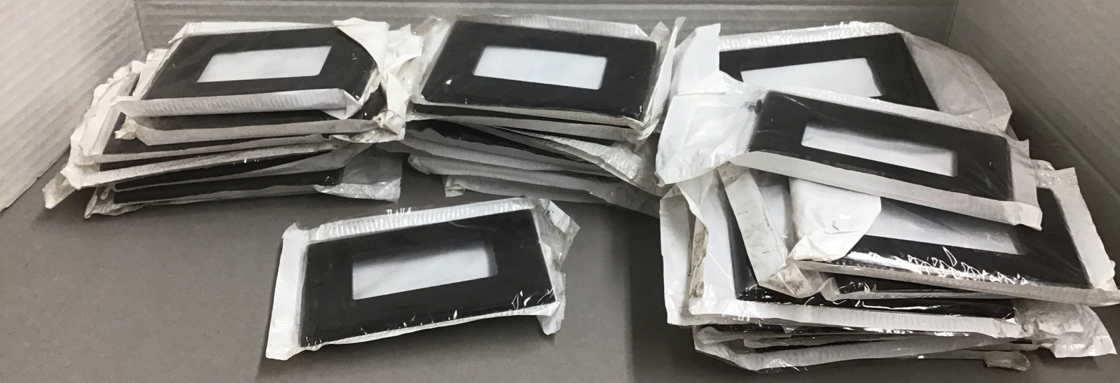 Lot of 41 Leviton Black Outlet Wall Plate 004-80401-E, 1G, Plastic (b603)