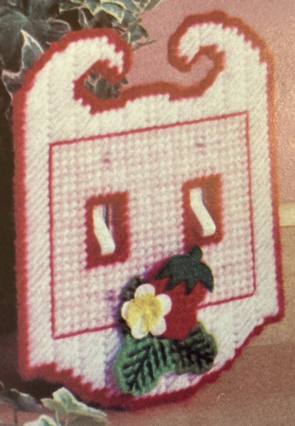 Vtg Rare Columbia-Minerva Plastic Canvas Projects 14 Strawberry Patch Design '82
