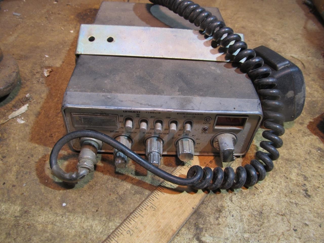 Uniden PC68LTW CB Radio
