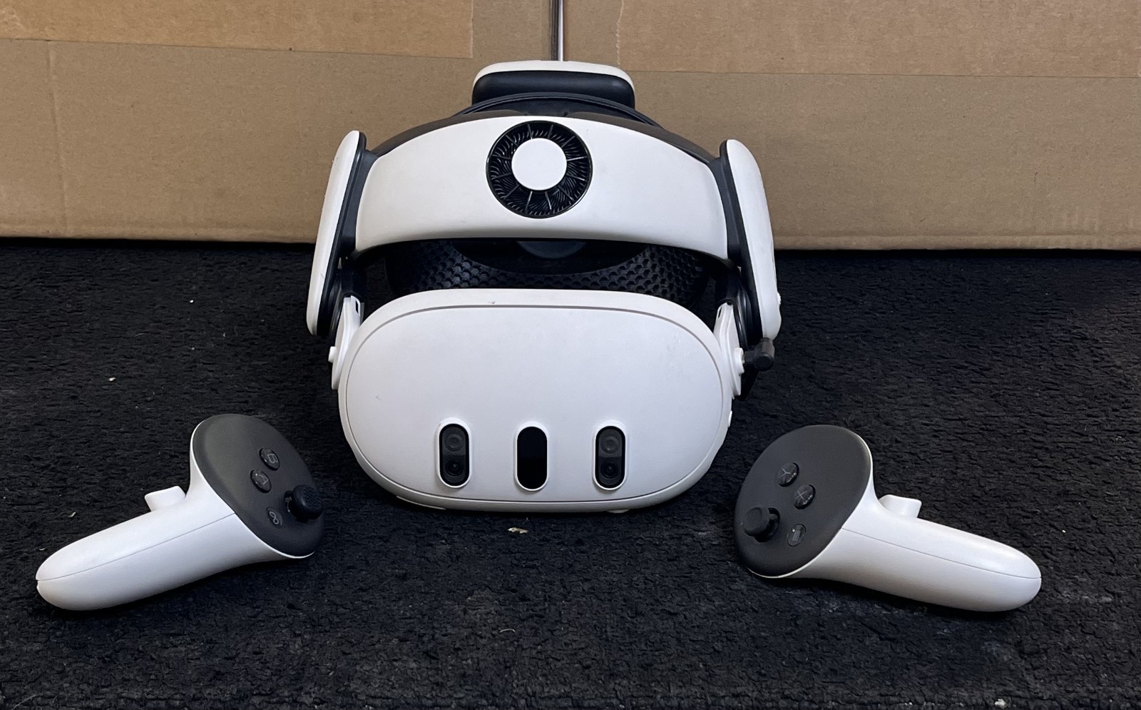 Meta Quest 3 512GB VR Headset Model S3A w/ BOBOVR S3 Pro Battery Strap - Tested
