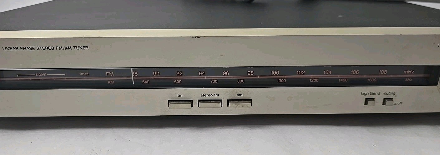 Harman Kardon Linear Phase Stereo AM FM Tuner TU610