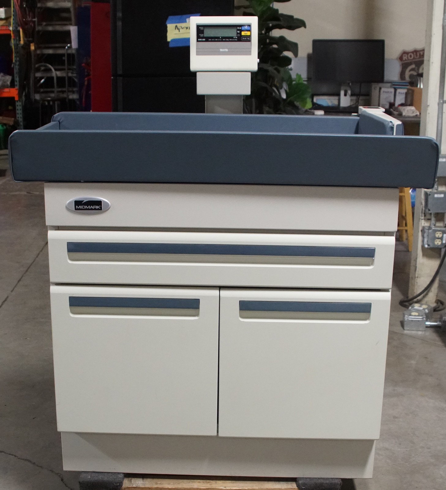 Midmark 640 Pediatric Exam Table     (FA3)