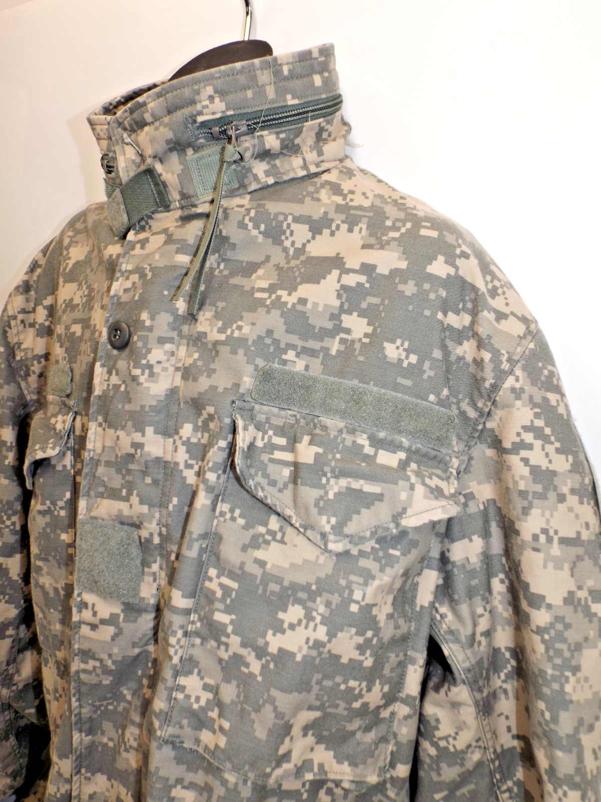 US Military Universal Pattern Camo Cold Weather Field Jacket Coat - MEDIUM-Long