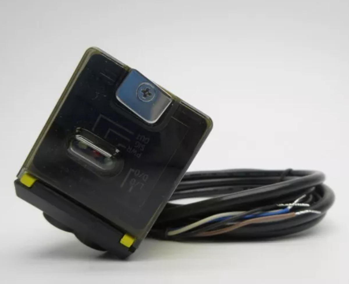 New In Box Banner Q45BB6F Photoelectric Sensor