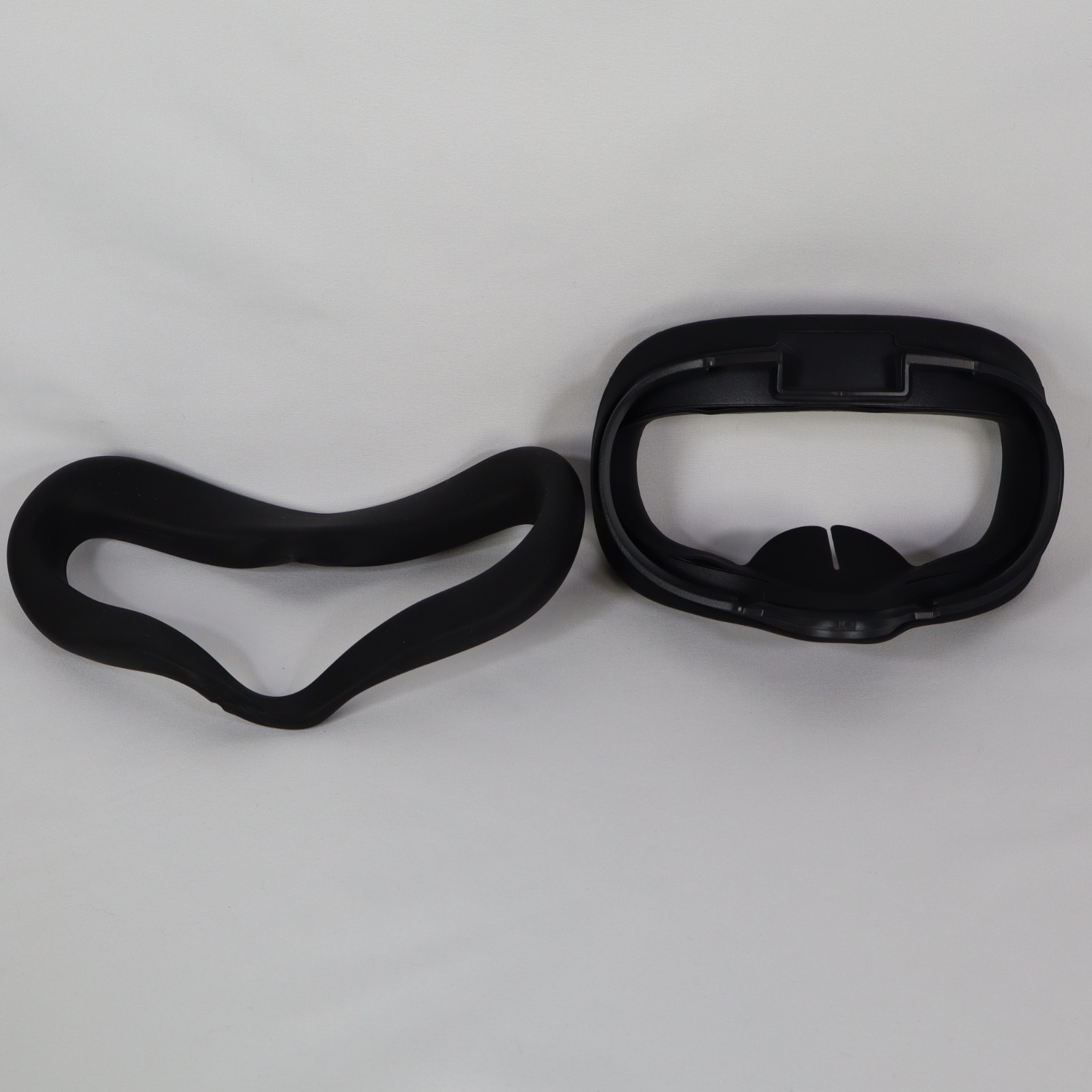 Face Cover Bracket w/ 2 Silicone Pads for Oculus Quest 2 VR Headset