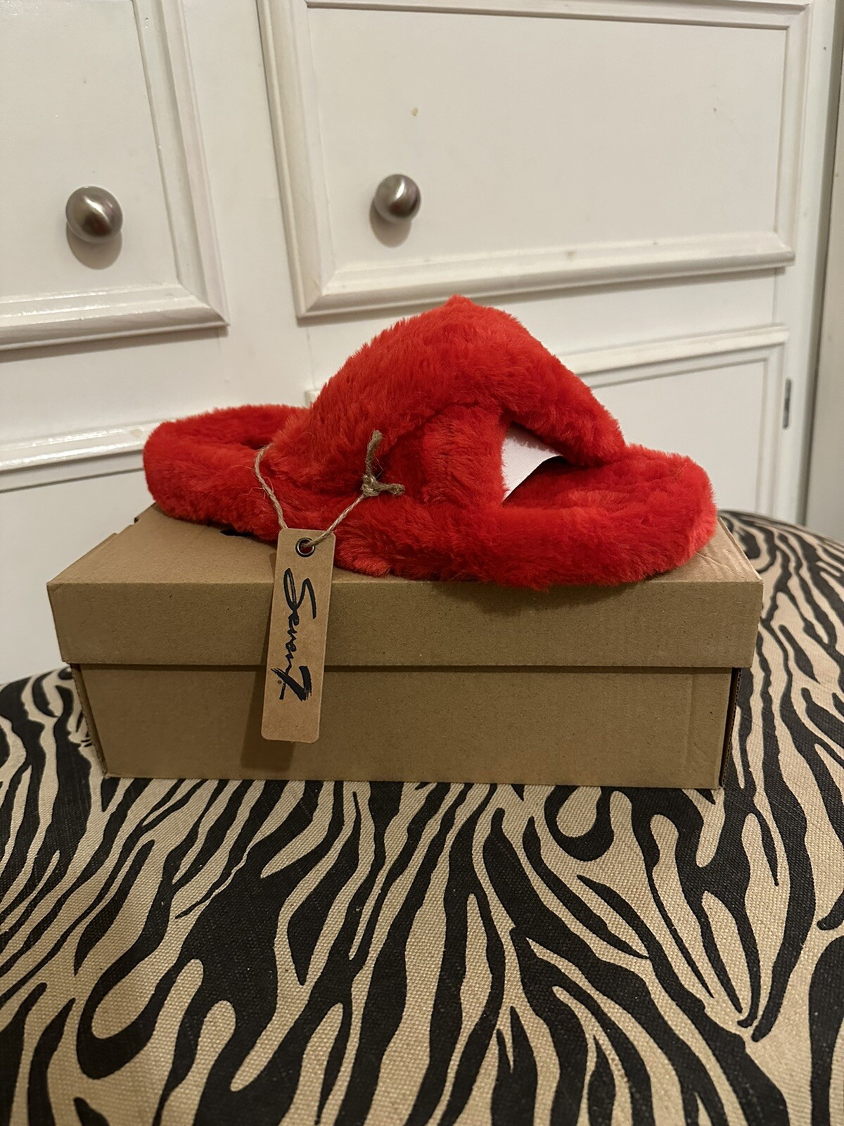 Seven7 Red Kiki Slippers Size 9