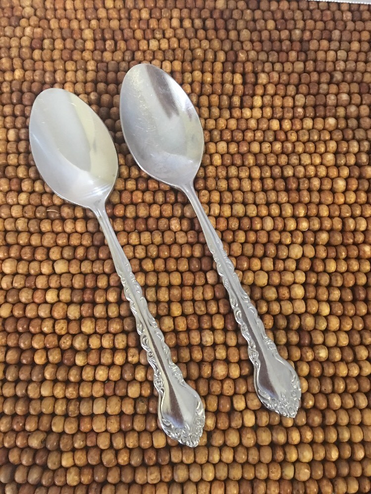 Unbranded Glossy Stainless Korea Scroll Floral Tip 2 TEASPOONS 6”
