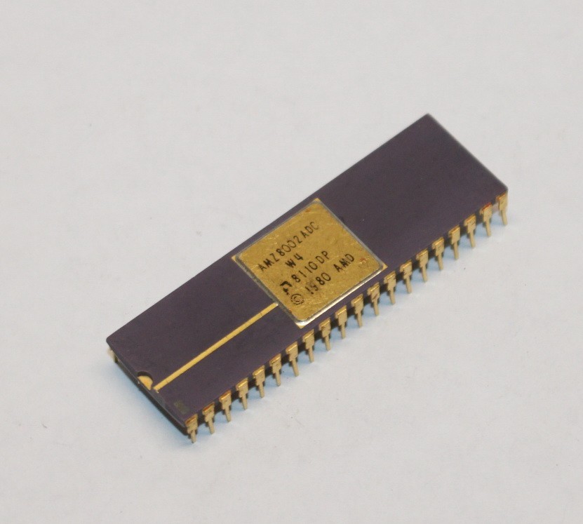 AMD AMZ8002ADC CPU DIP40 CPU vintage purple gold ceramic IC