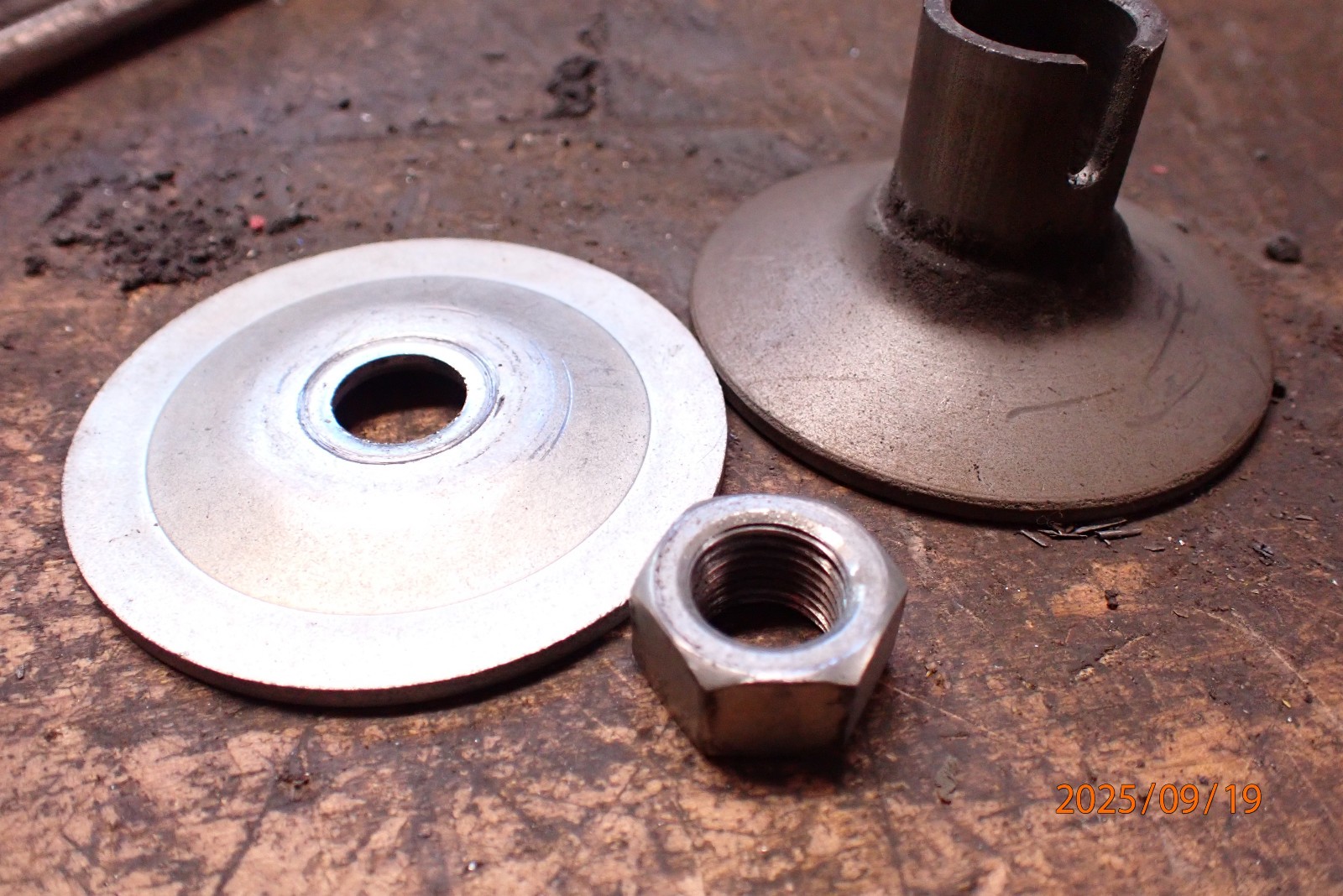 RIGHT  SIDE ARBOR NUT AND FLANGES FOR DAREX M1 DRILL SHARPENER GRINDER