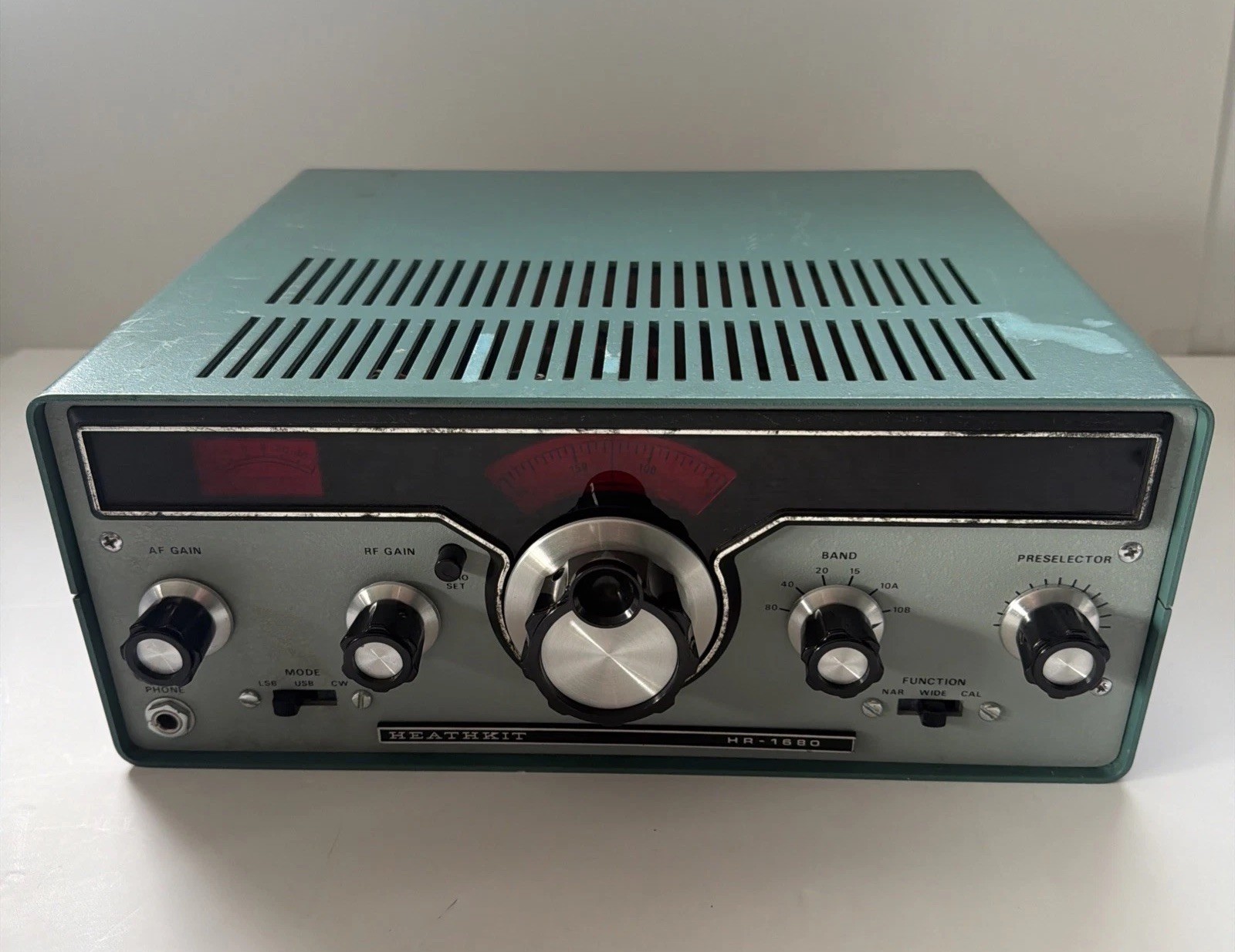 Vintage Heathkit HR-1680 Ham Radio Communication Receiver No Power Parts Repair