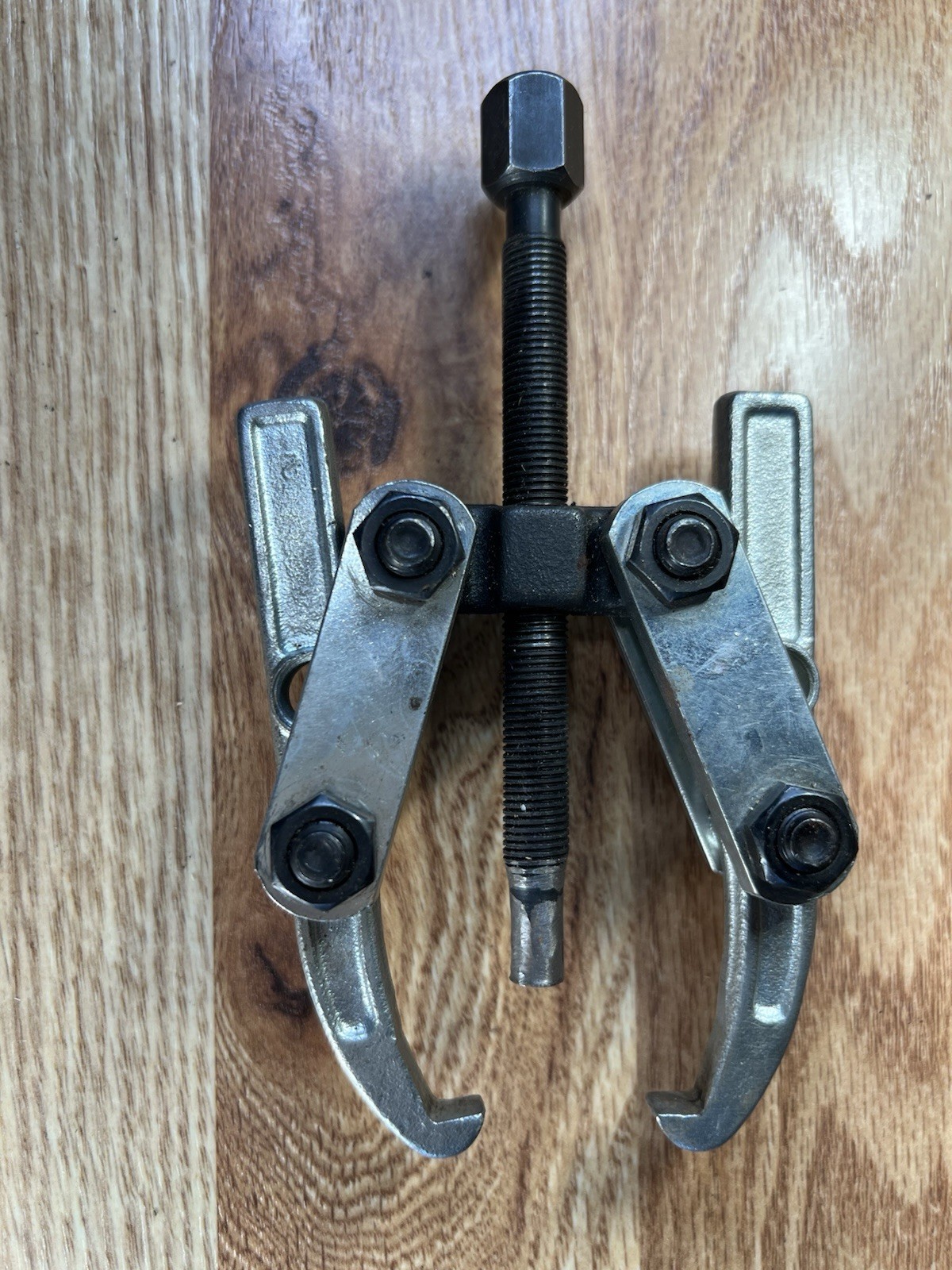 CTA 8000 2- JAW Reversible Adjustable Gear Puller 4” Super Clean