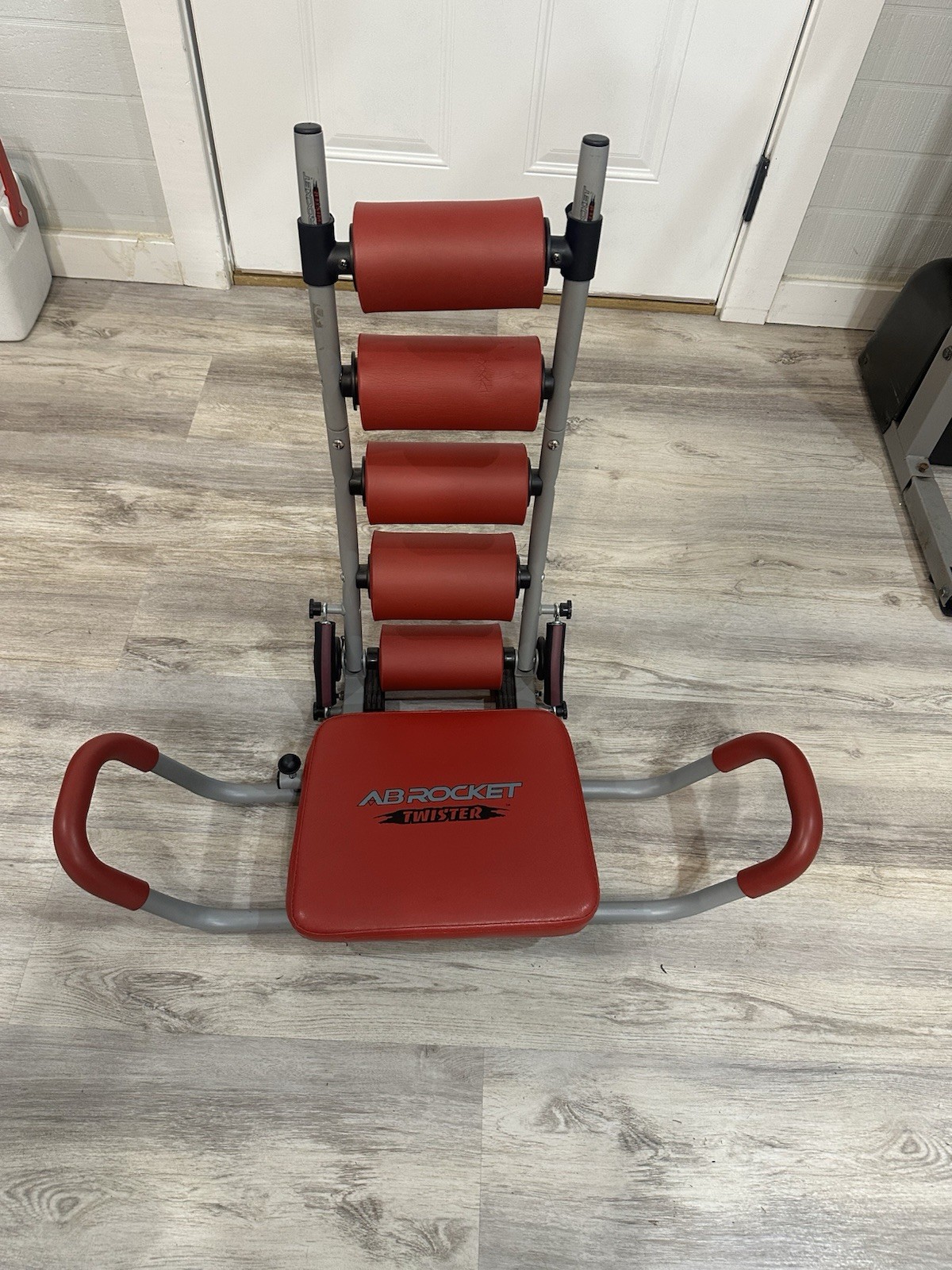 AB Rocket Twister Abdominal Exercise Machine Red 9131102102090051001896 UT-2049.