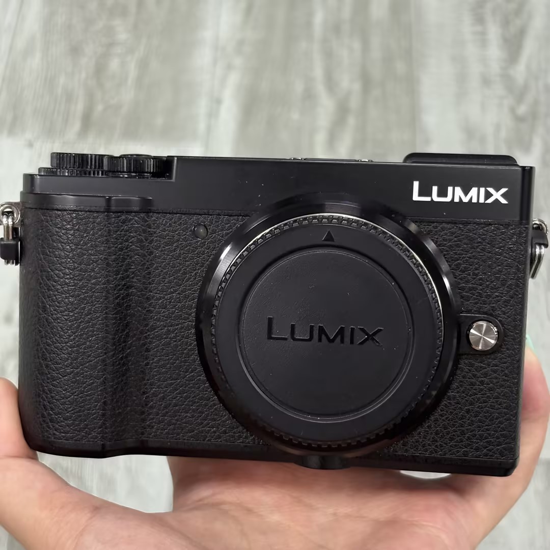 Panasonic Lumix DC-GX9 20.3MP Mirrorless Camera Body Only refurbished