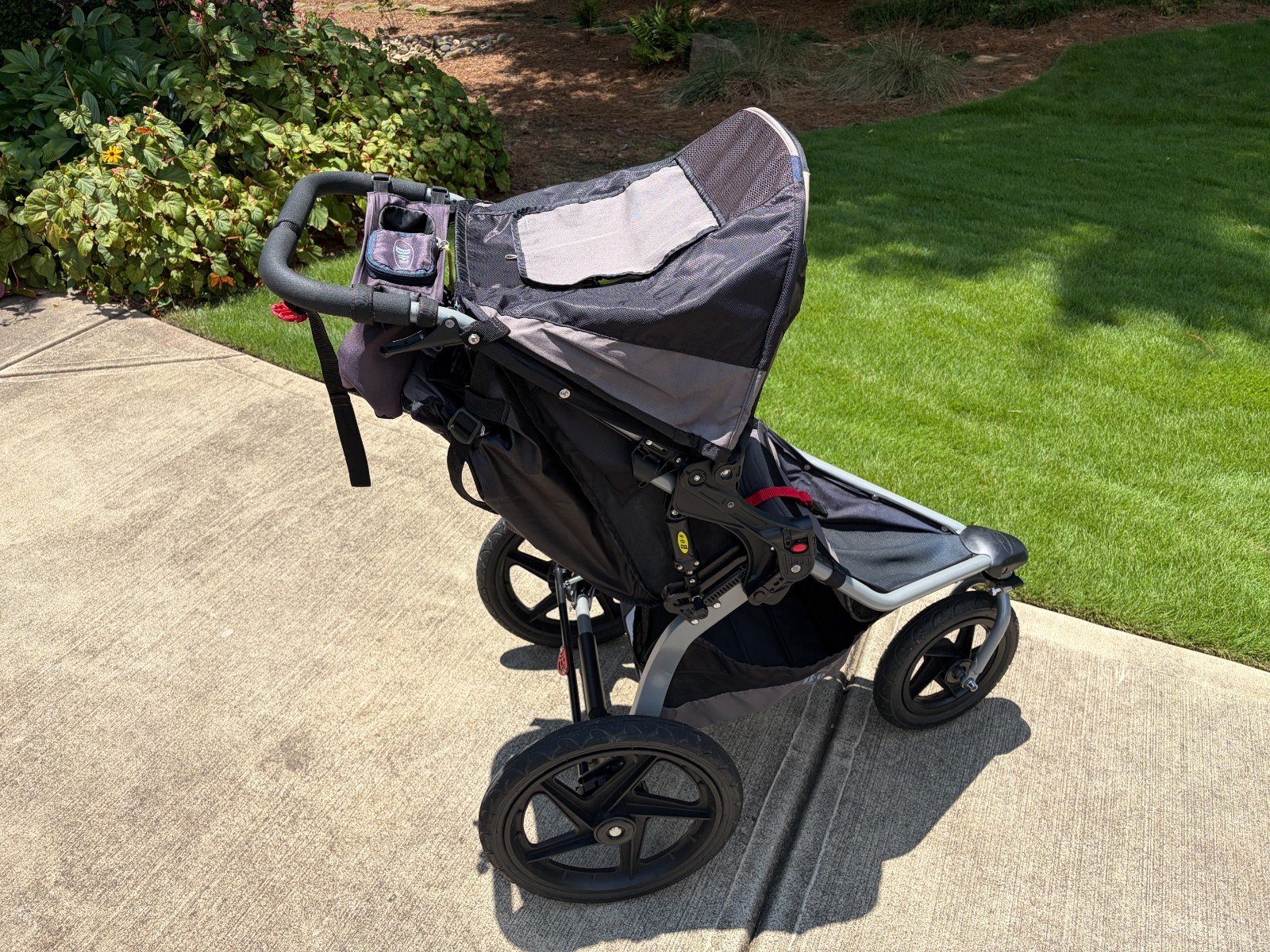 BOB Gear Revolution SE Jogging Stroller Bundle (Graphite Black) w/ Extras