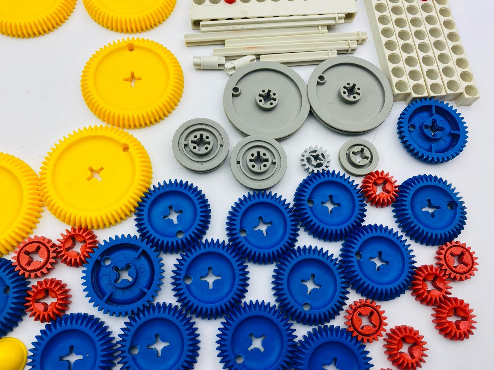 Thames & Kosmos Replacement Gears & Pieces – Rare STEM Educational Toys