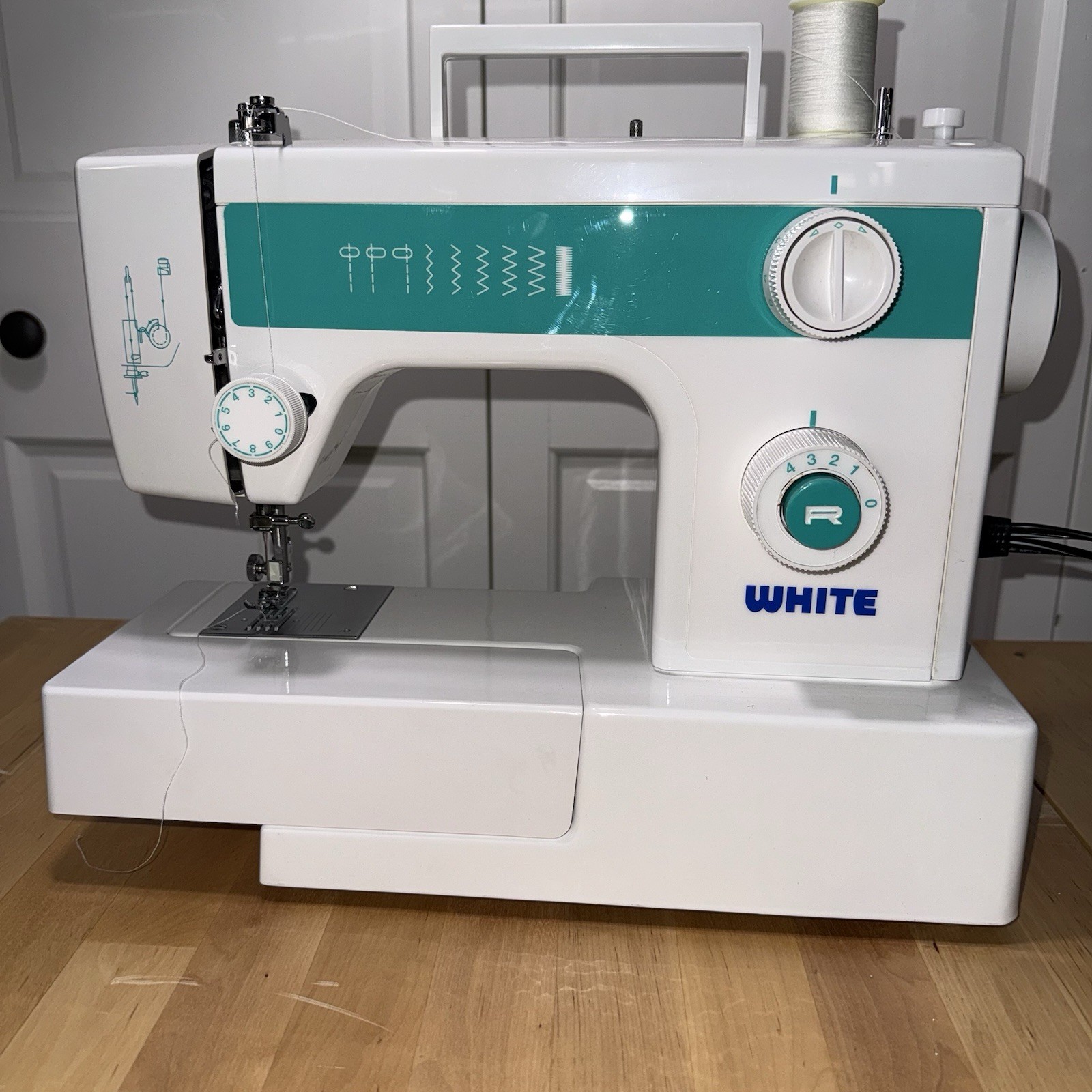 White Model 1409A Heavy Duty Mechanical Sewing Machine With Foot Pedal