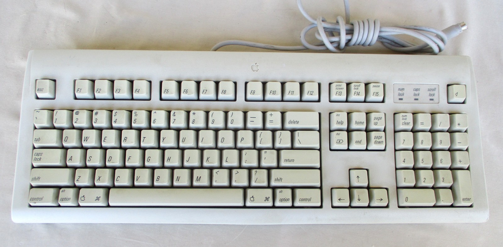 Vintage Apple Model M2980 Keyboard Very Nice But Untested