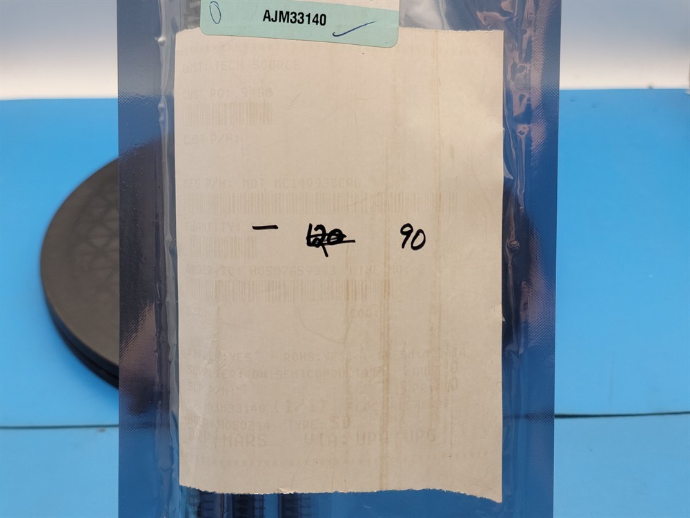 New (3pcs) MC14093BCPG ONSEMI IC Logic