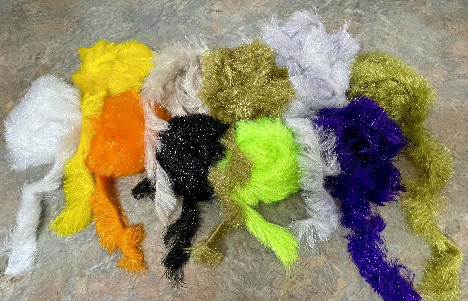 EXTRA LARGE CHOCKLETT'S GAME CHANGER CHENILLE. FLY TYING GAMECHANGERS. 10 COLORS