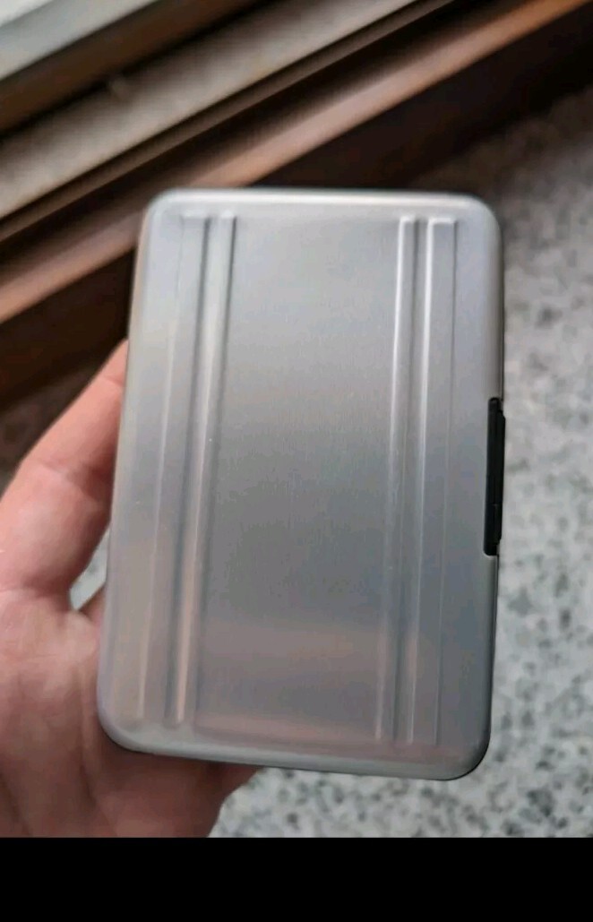 Professional SD Card Holder 8 Slot Case Water Resistant Anti-shock