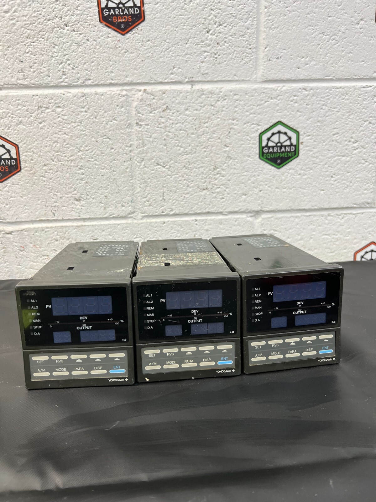 Yokogawa UT30 Digital Temperature Controller - Lot of 3