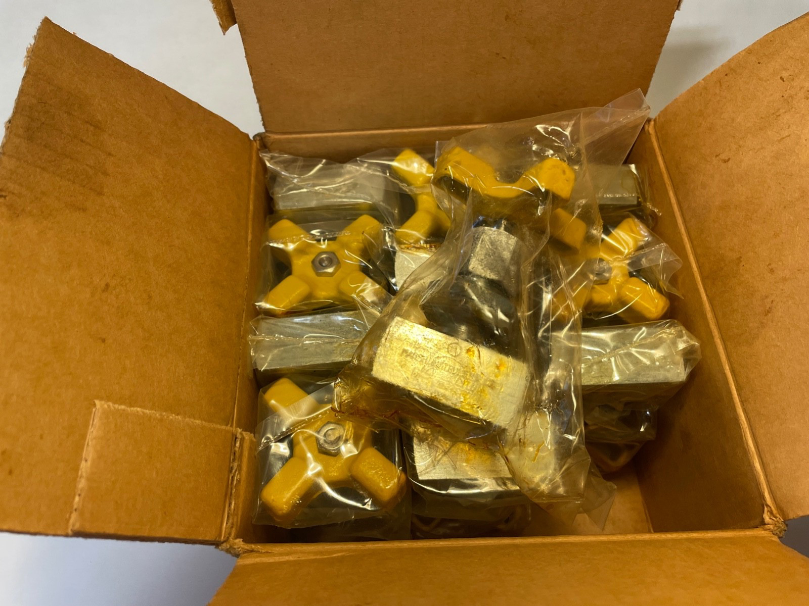Lot of 12  NEW  1/8" MARSH Needle Valves  1900 PM ffg  Steel 10,000 Max