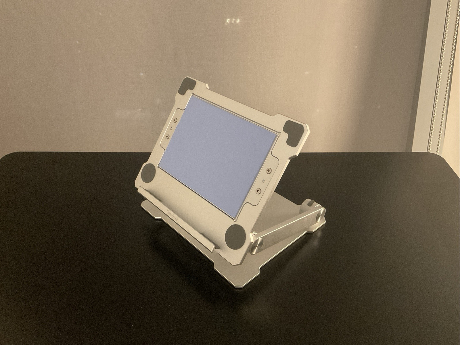Premium Metal Tablet/ipad Stand/Cooling Pad For Mobile Gaming US Ship