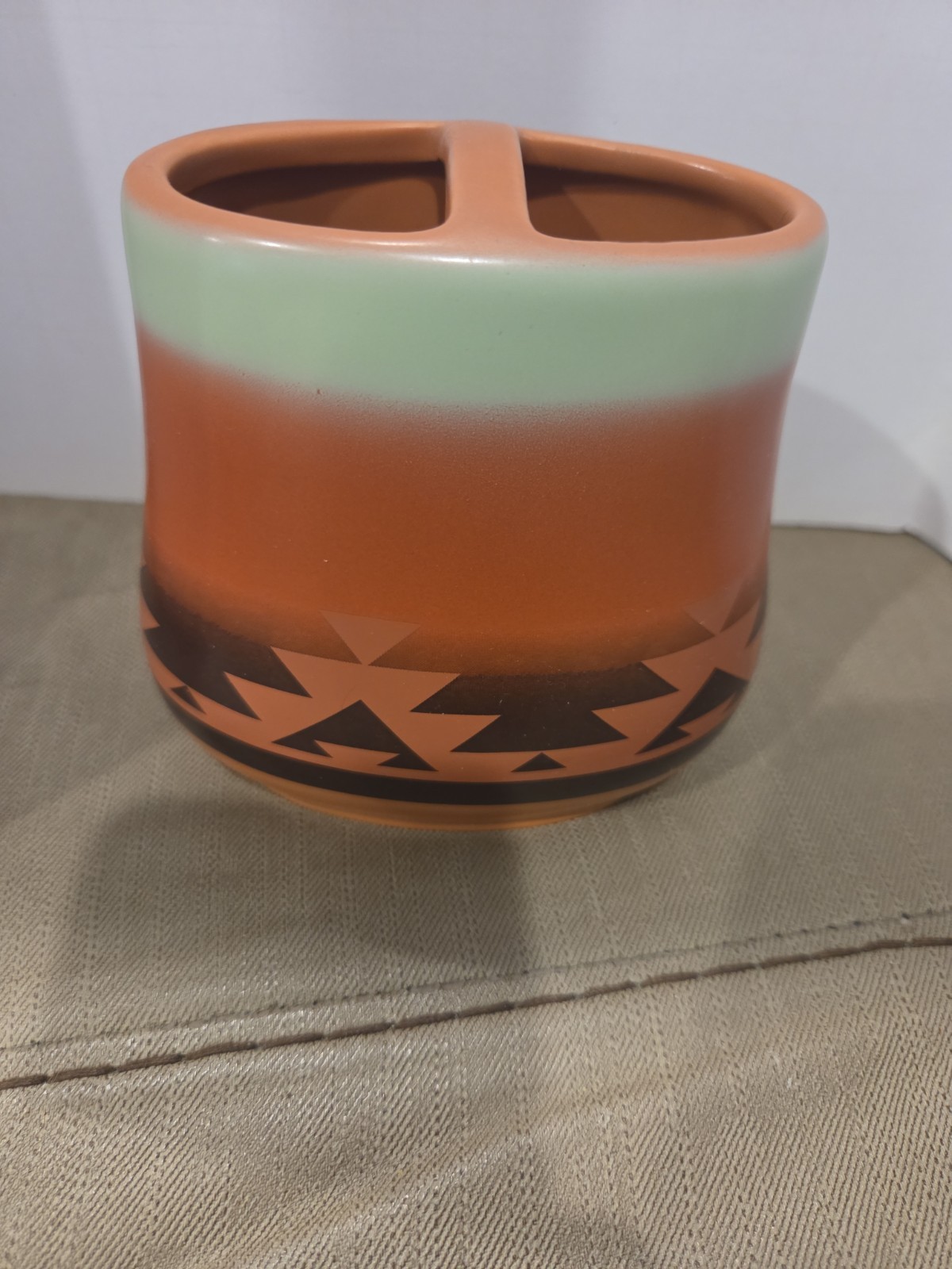 Southwest-Style Toothbrush Holder Featuring Pottery Design Terracotta Color