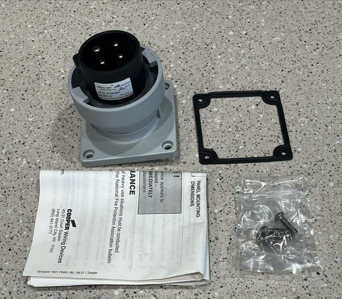Cooper Arrow Hart AH420B5W 20A 60V AC 3 Pole 4 Wire Pin and Sleeve NEW US SELLER