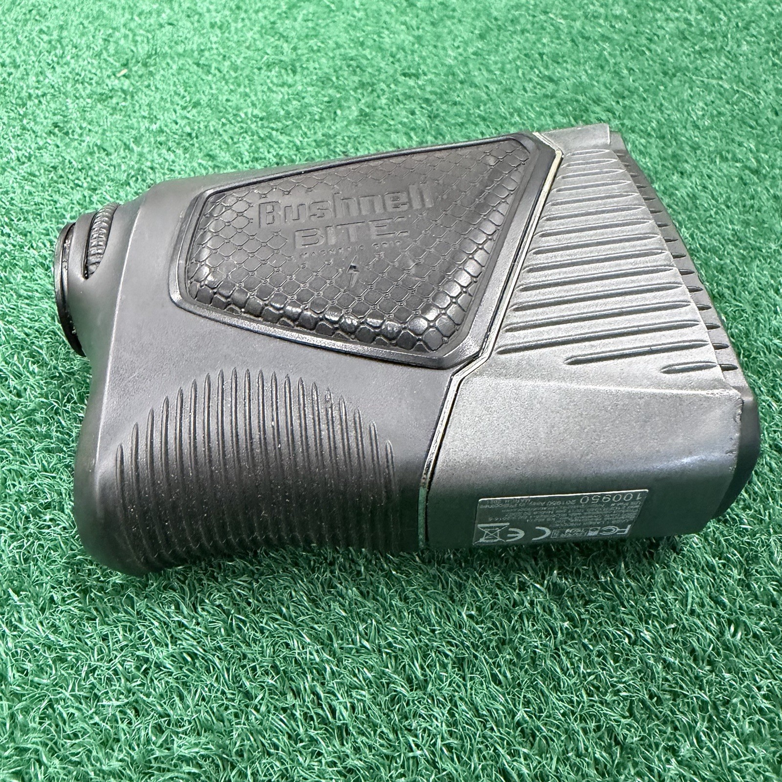 Bushnell Pro XE Golf Laser Rangefinder with slope- Black/Silver