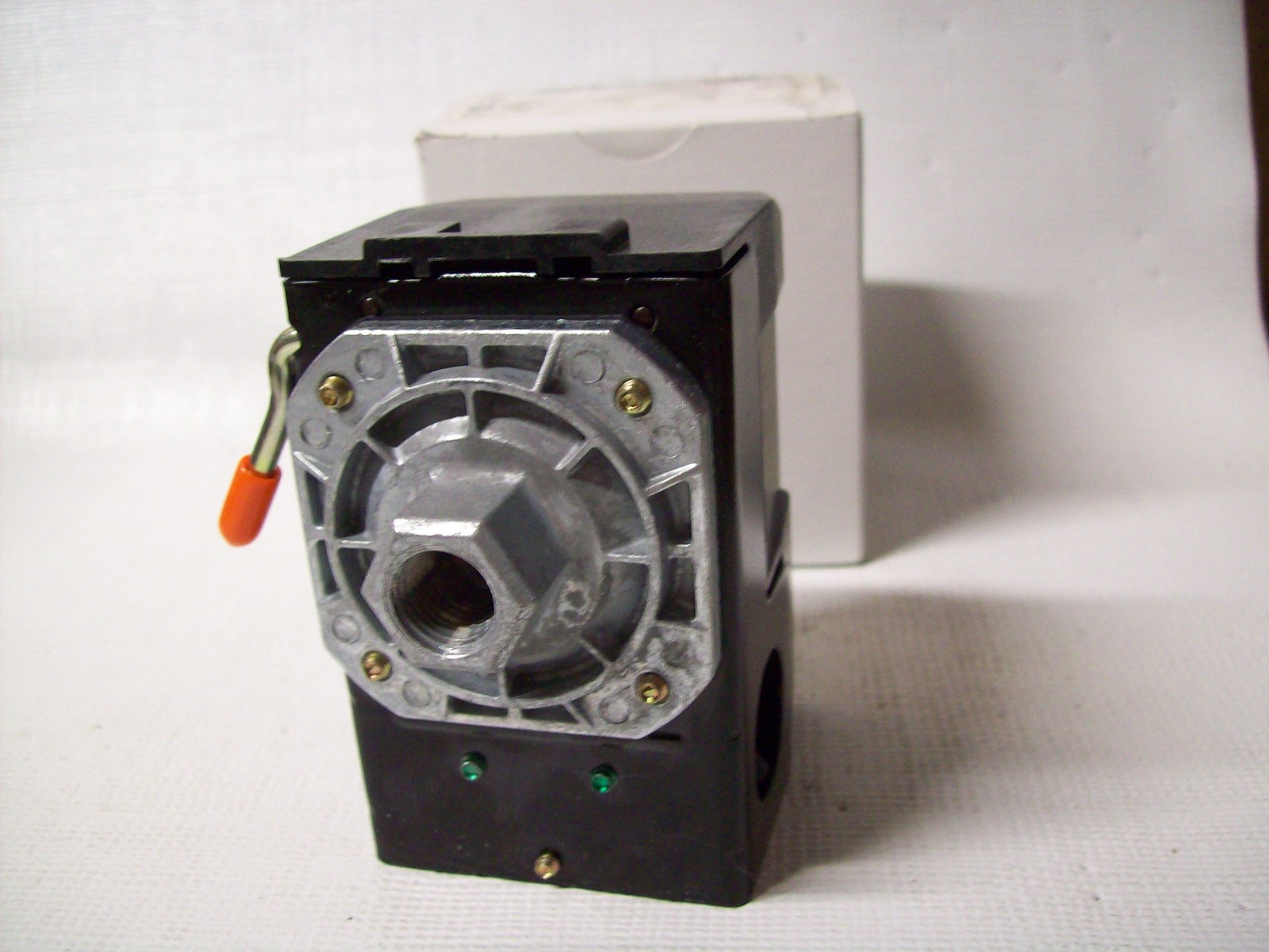 Hubbell Gard-All Pressure Switch With Reset Lever 69WECG