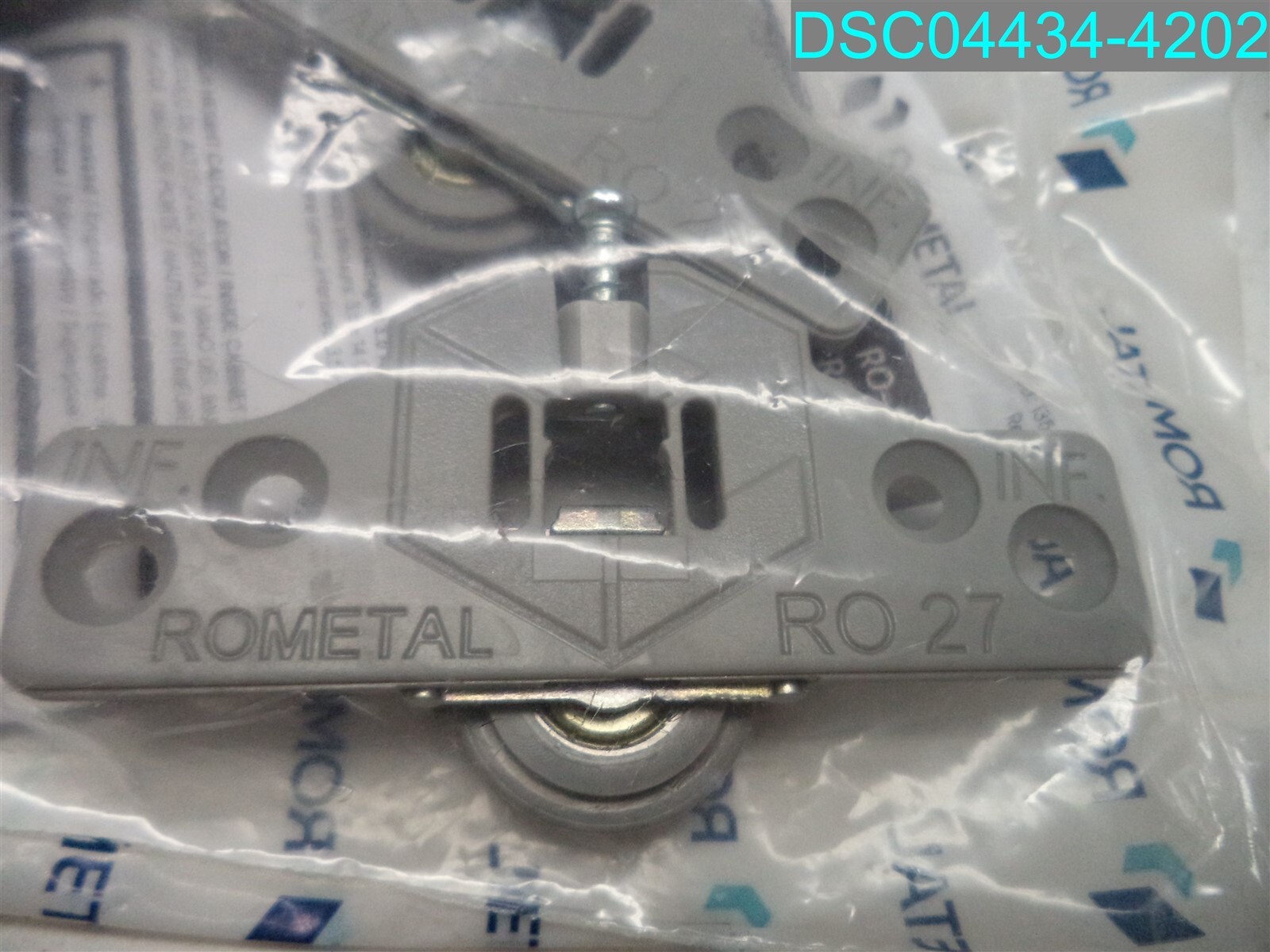 QTY=42: RICHELIEU ROMETAL RO 27 Sliding Door System WEBKIT1242902