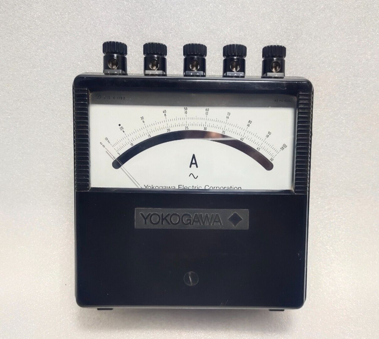 Yokogawa YAS1995 SG8101 JIS C1102 45-65Hz Model 2013 Class 0.5 Analog Amp. Meter